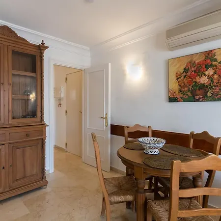 3b Virgo Apartment Estepona